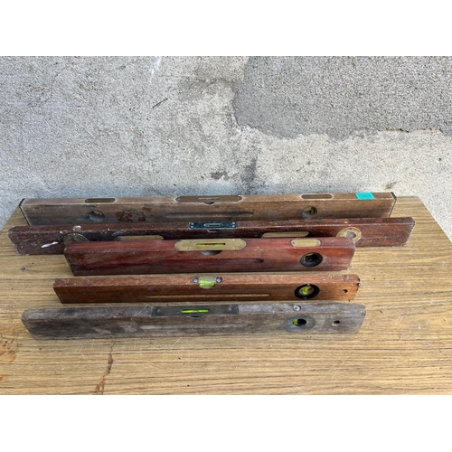 464 - Selection of vintage spirit levels. {Longest 91 cm}