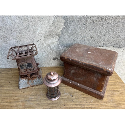 484 - Vintage caravan stove, wooden box and a lantern. {34 cm W x 25 cm H x 25 cm D}