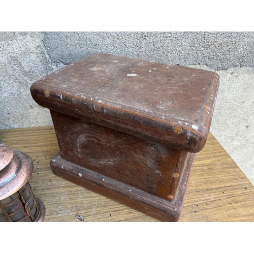 484 - Vintage caravan stove, wooden box and a lantern. {34 cm W x 25 cm H x 25 cm D}