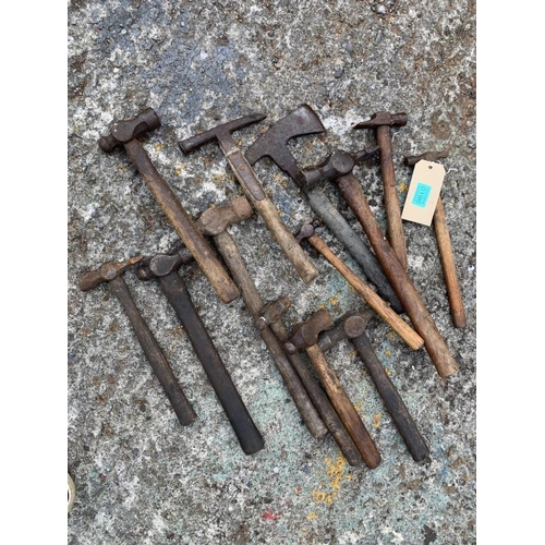 196 - Collection of hammers and axes.