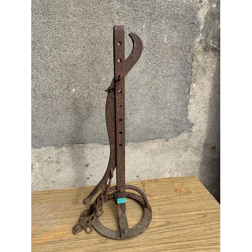 21 - Antique steel cart jack. {W 32 cm x H 85 cm}