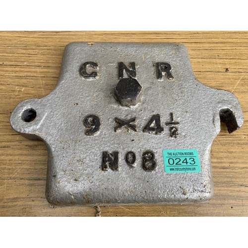 243 - GNR Railway cast iron plate. {W 28 cm x H 22 cm}