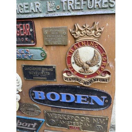 259 - Very fine collection of name plates, brass and metal.