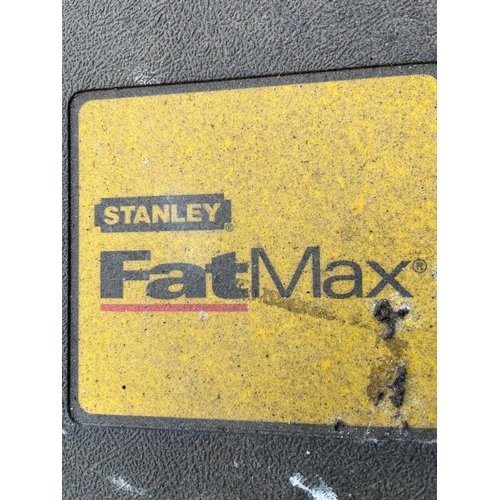 576 - Stanley fat max and industrial light. {54 cm}