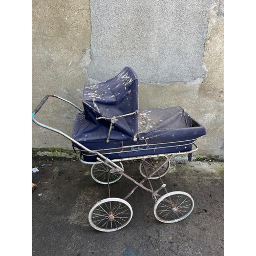 583 - Vintage Silver Cross pram. {110 cm W x 115 cm H x 50 cm D}