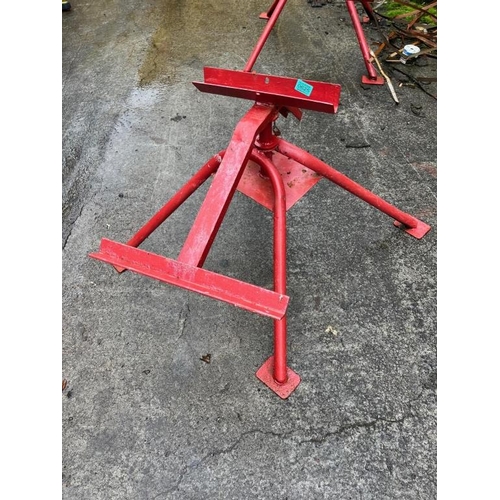 625 - Rotating metal barrow mixer stand. {82 cm W x 60 cm H}