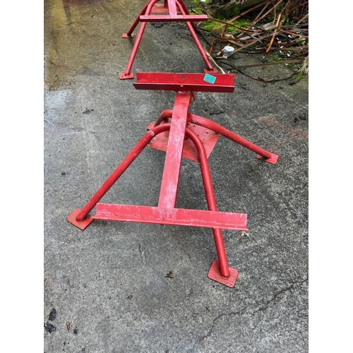 625 - Rotating metal barrow mixer stand. {82 cm W x 60 cm H}