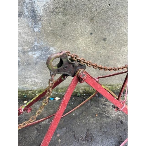 643 - Vintage hay grab for a loader. {105 cm W x 90 cm H x 47 cm D}