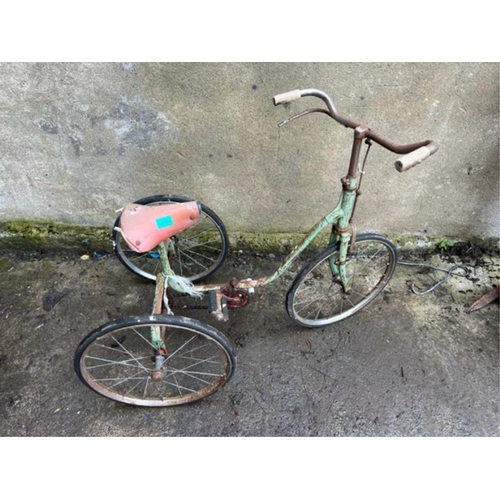 644 - Vintage tricycle. {55 cm W x 78 cm H x 100 cm D}