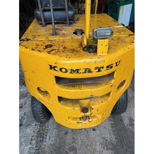 730 - Komatsu petrol FG15 forklift.