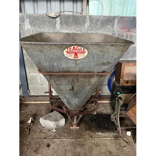 758 - Teagle fertilizer spreader. {80 cm W x 150 cm H x 80 cm D}