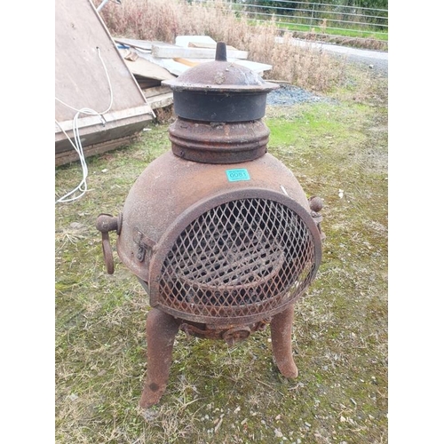 81 - Vintage chimney. {W 52 cm x H 70 cm}