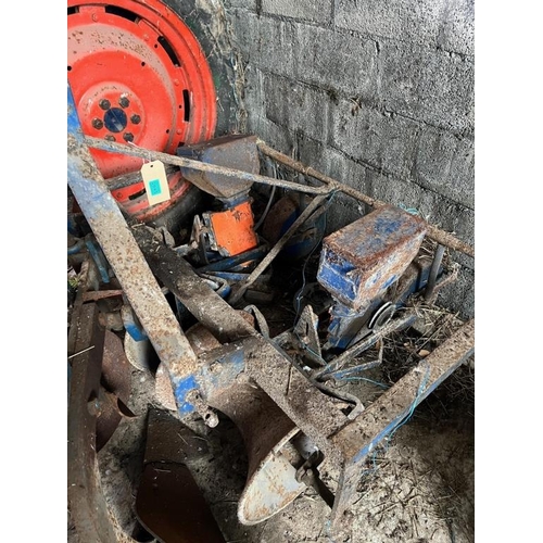 845 - Vintage cast iron seeder complete with seed boxes.