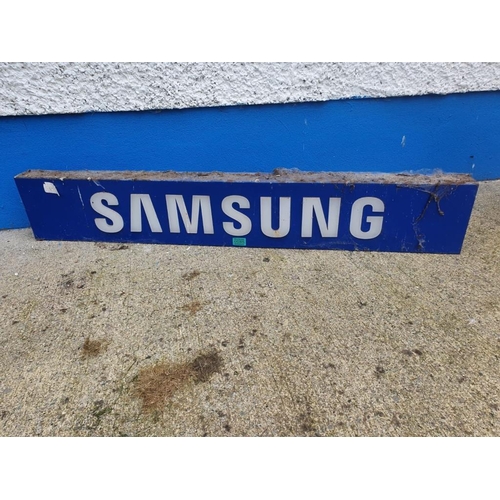 85 - Samsung metal light box. { W128 cm x H 20 cm x D 8 cm}