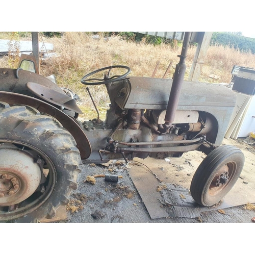 87 - Massey Ferguson 20 including petrol creeper box.