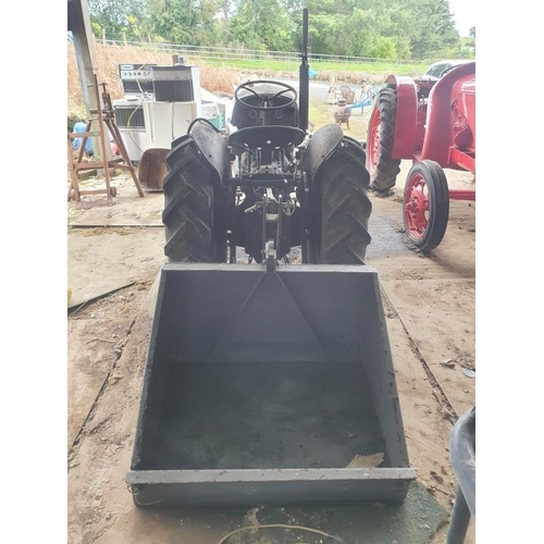 87 - Massey Ferguson 20 including petrol creeper box.