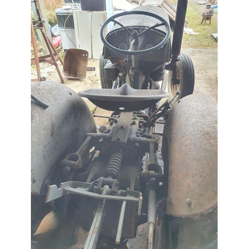 87 - Massey Ferguson 20 including petrol creeper box.