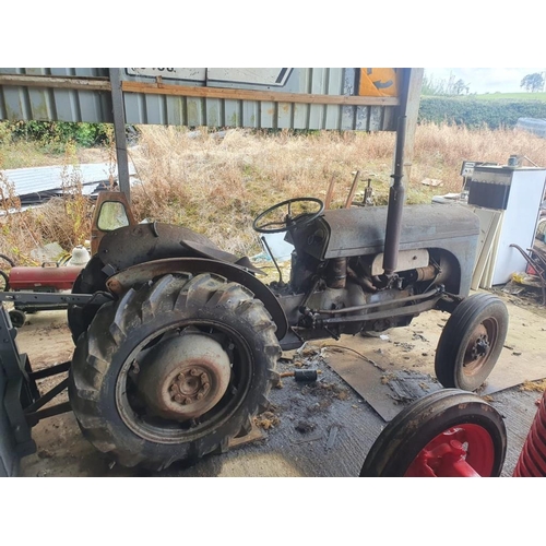 87 - Massey Ferguson 20 including petrol creeper box.