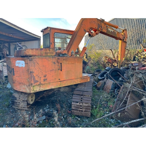 889 - Hitachi  UH025 digger complete with three buckets and grab.