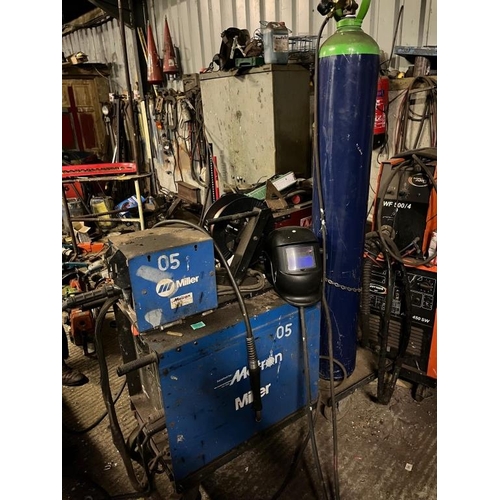 999 - Miller Migblu 320 welder (working) including cylinder (almost full).