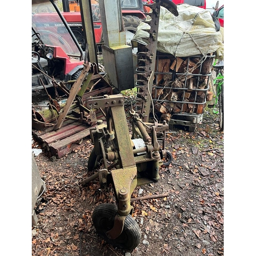 872 - Pierce finger bar mower with 2 knives, little used