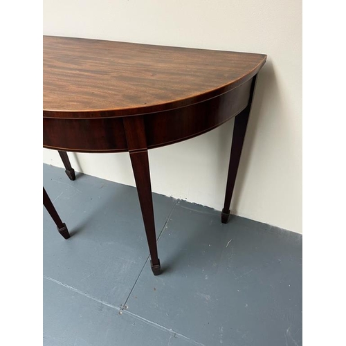 239 - Georgian Mahogany Half Moon Side Table with boxwood stringing on spade feet (90cm x 70cm x 45cm)