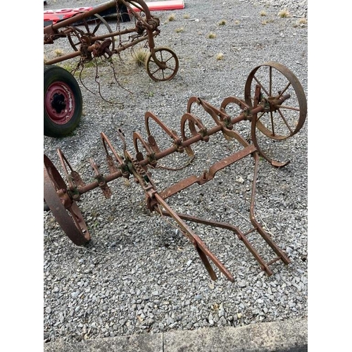 268 - Vintage Cast Iron Hay Grubber