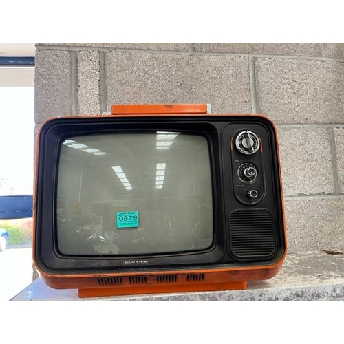 878 - Retro Television with Carrying Handle (40cm x 30cm x 25cm)