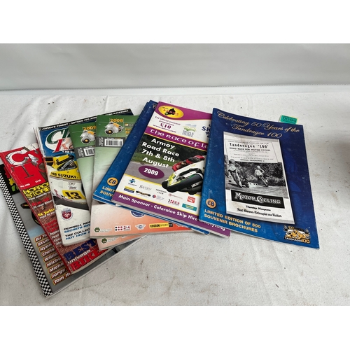 94 - Bundle of old Motor Magazines