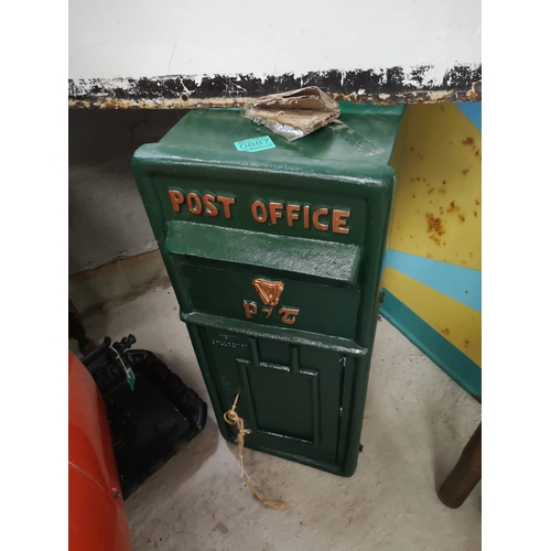 887 - Green Post Box