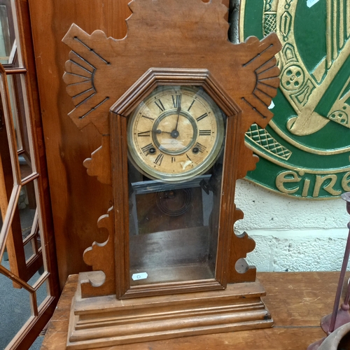 18 - Oak Gingerbread Mantle Clock  (no pendulum)