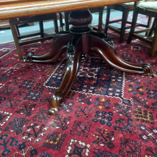 230 - Victorian Mahogany Dining Table on Centre Column with 4 splayed legs