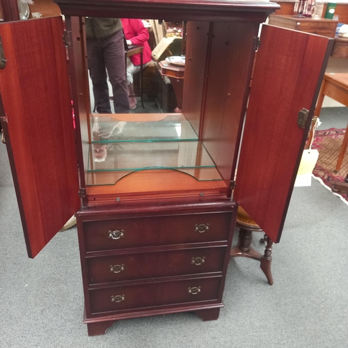 484 - Vintage Mahogany Drinks Cabinet (with key)