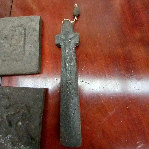 625 - 4 Vintage items including a penal cross