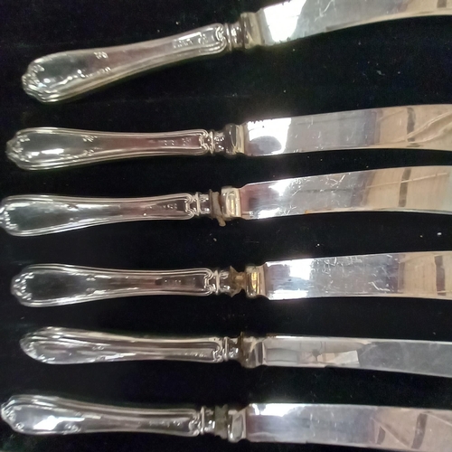 633 - Set of 9 Silver Handled Butter Knives