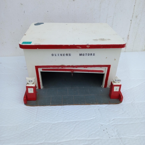 115 - Vintage Timber Children's Toy Model Garage (42cm x 42cm x 23cm)