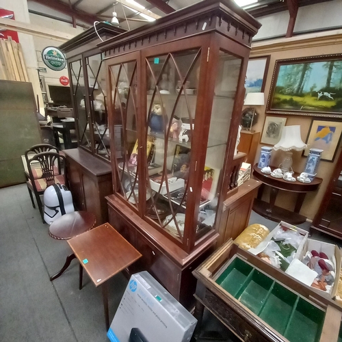 347 - Modern 2 Door Display Cabinet