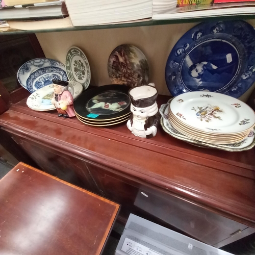 350 - Mixed Lot of Collectible Cabinet plates and 2 Toby Jugs