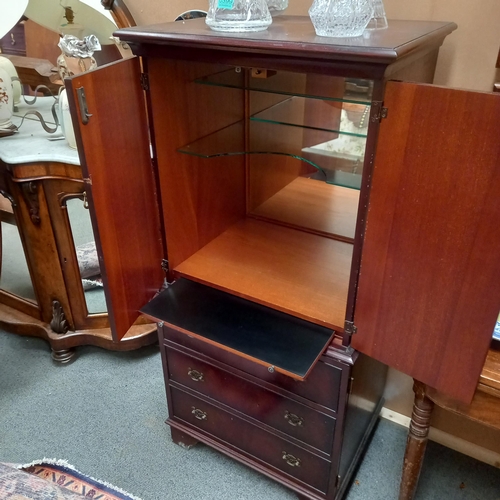 71 - Vintage Mahogany Drinks Cabinet