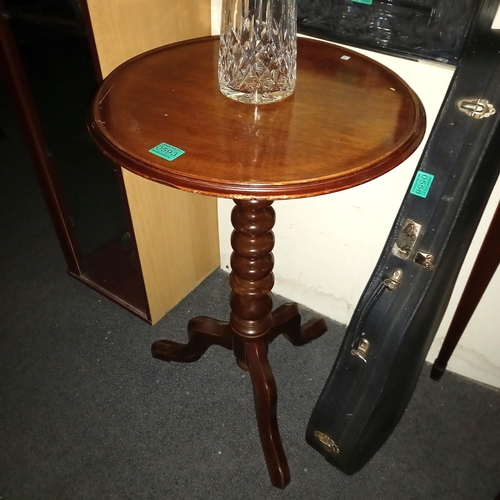 593 - Occasional Circular Table