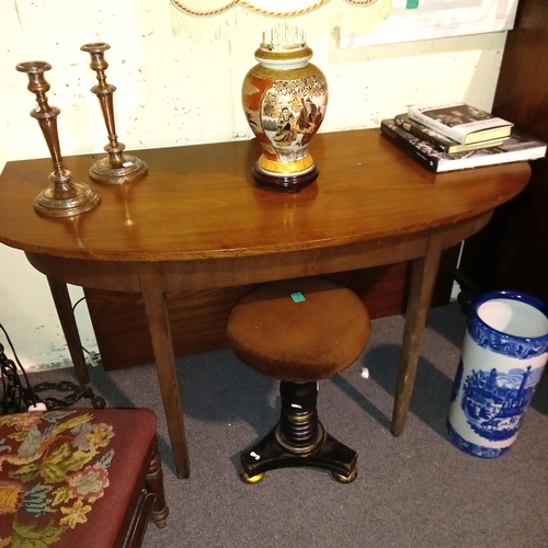 612 - Pair of Georgian Mahogany Side Tables