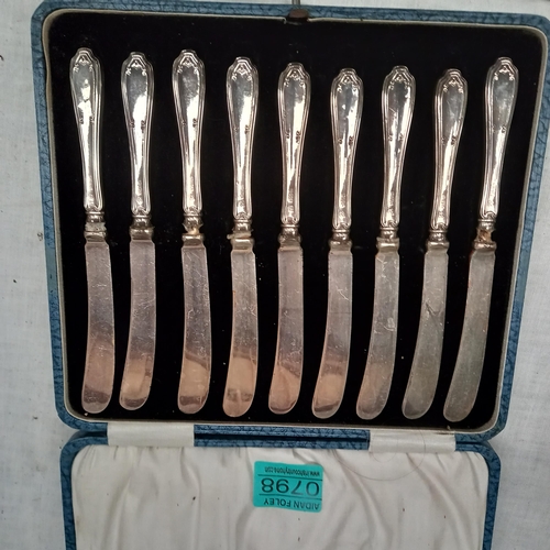 798 - Set of 8 Sheffield Silver Handled Butter Knives in original box