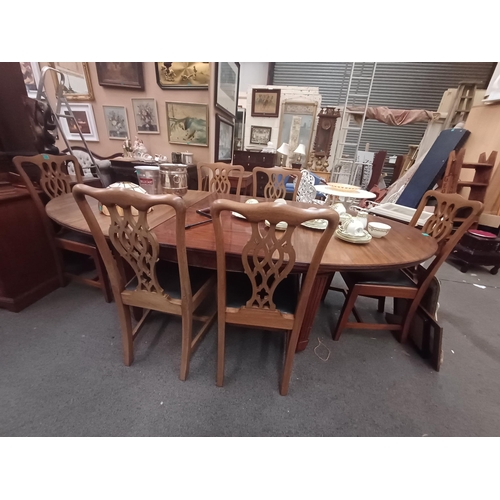 411 - Vintage Mahogany Oval Ended Dining Table