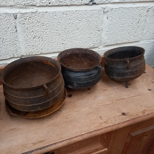 12 - Lot of 5 old  Cast Iron Skillet Pots (as found)