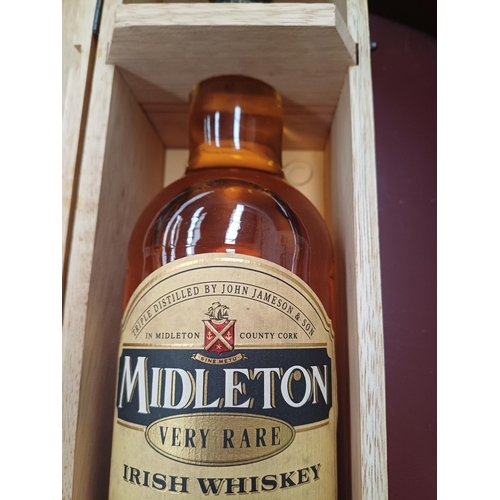 731 - Midleton very Rare Irish Whiskey 2007 in Timber Case with Certificate