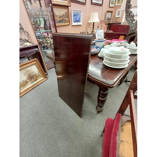 167 - Edwardian Mahogany Dining Table with 1 Leaf (no winding handle)