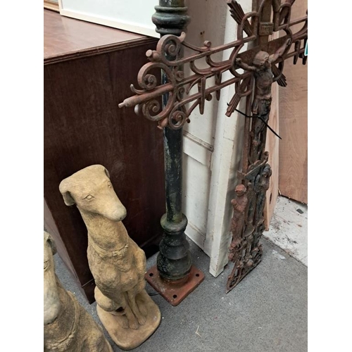 18 - Good heavy Cast Iron Driveway Lantern Lamp Post (260cm Tall)