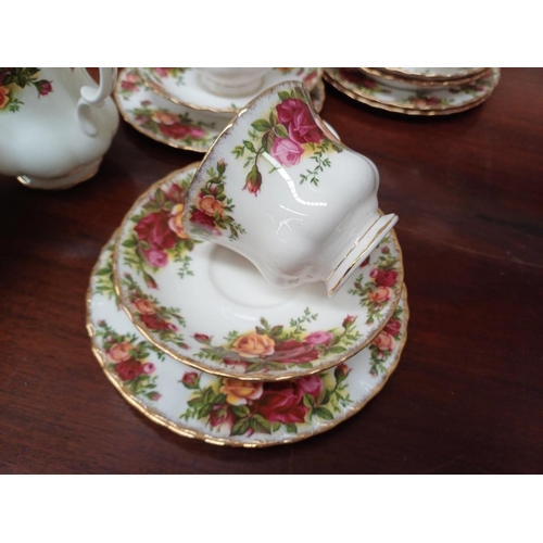 322 - Royal Albert Old Country Rose 21 Piece Bone China Tea Set