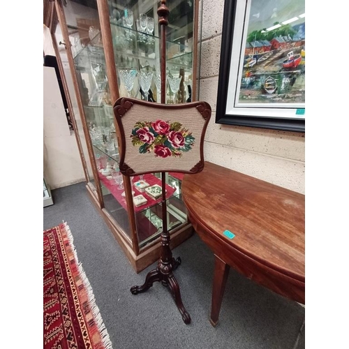 349 - Victorian Mahogany Pole Screen with Woolwork Tapestry Panel