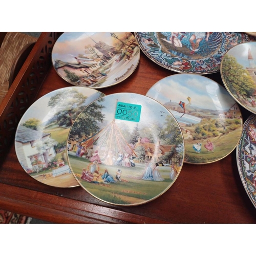 50 - Mixed lot of 12 Collector's Plates